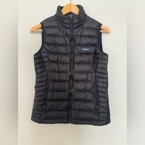 Patagonia Down vest in black , size small